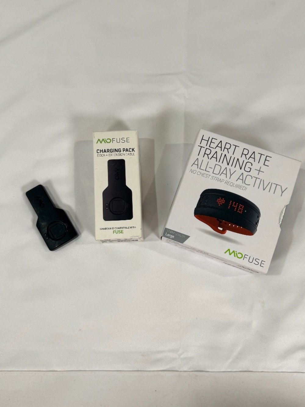 Mio Fuse Heart Rate Monitor +  2 Chargers Fitness Tracker Sporty Tech Bundle